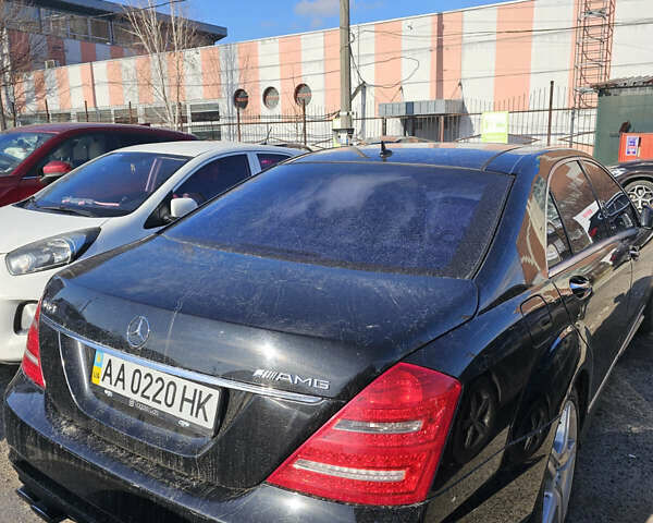 Черный Мерседес С Класс, объемом двигателя 6.21 л и пробегом 237 тыс. км за 18000 $, фото 1 на Automoto.ua