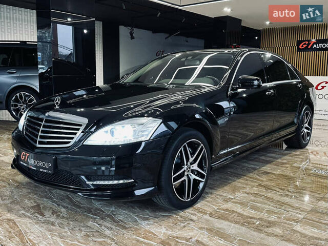 Черный Мерседес С Класс, объемом двигателя 4.7 л и пробегом 175 тыс. км за 24900 $, фото 1 на Automoto.ua