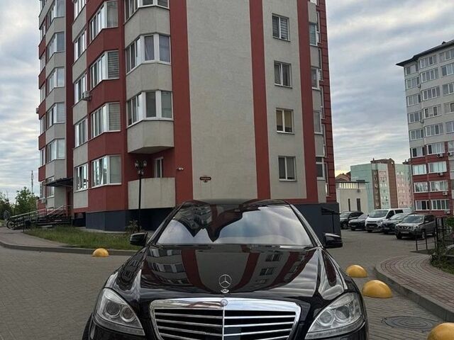 Чорний Мерседес С Клас, об'ємом двигуна 3 л та пробігом 245 тис. км за 19900 $, фото 1 на Automoto.ua