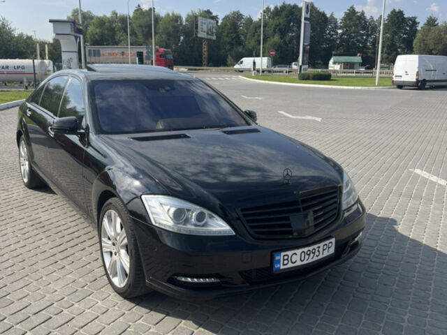 Чорний Мерседес С Клас, об'ємом двигуна 4.7 л та пробігом 262 тис. км за 13500 $, фото 1 на Automoto.ua
