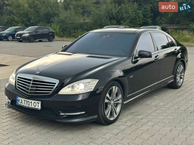 Чорний Мерседес С Клас, об'ємом двигуна 4.7 л та пробігом 225 тис. км за 9999 $, фото 1 на Automoto.ua