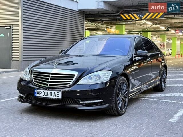Черный Мерседес С Класс, объемом двигателя 4.66 л и пробегом 224 тыс. км за 14500 $, фото 1 на Automoto.ua