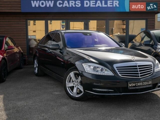 Чорний Мерседес С Клас, об'ємом двигуна 4.7 л та пробігом 230 тис. км за 14900 $, фото 1 на Automoto.ua