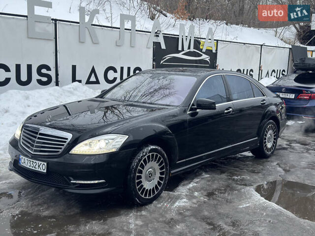 Черный Мерседес С Класс, объемом двигателя 4.7 л и пробегом 161 тыс. км за 19999 $, фото 1 на Automoto.ua