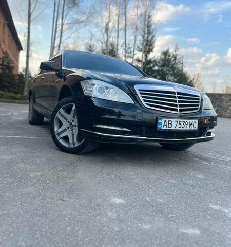 Чорний Мерседес С Клас, об'ємом двигуна 2.2 л та пробігом 280 тис. км за 17800 $, фото 1 на Automoto.ua