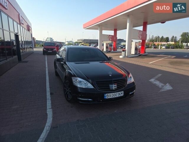 Черный Мерседес С Класс, объемом двигателя 4.66 л и пробегом 140 тыс. км за 22500 $, фото 1 на Automoto.ua