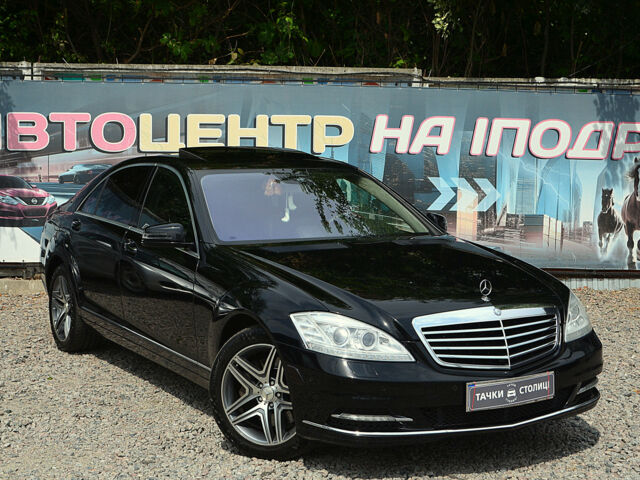 Чорний Мерседес С Клас, об'ємом двигуна 3 л та пробігом 237 тис. км за 17700 $, фото 1 на Automoto.ua