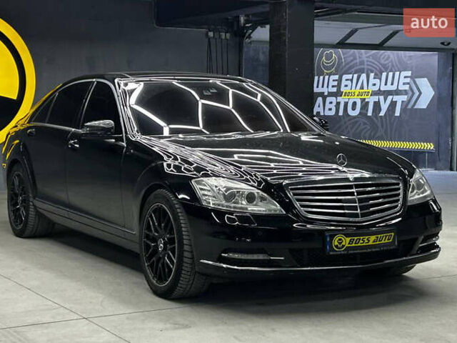 Черный Мерседес С Класс, объемом двигателя 2.99 л и пробегом 278 тыс. км за 24000 $, фото 1 на Automoto.ua