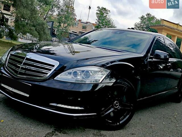 Черный Мерседес С Класс, объемом двигателя 5 л и пробегом 145 тыс. км за 22450 $, фото 1 на Automoto.ua