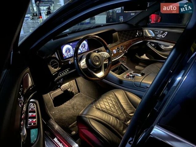 Черный Мерседес С Класс, объемом двигателя 3.99 л и пробегом 155 тыс. км за 65000 $, фото 1 на Automoto.ua