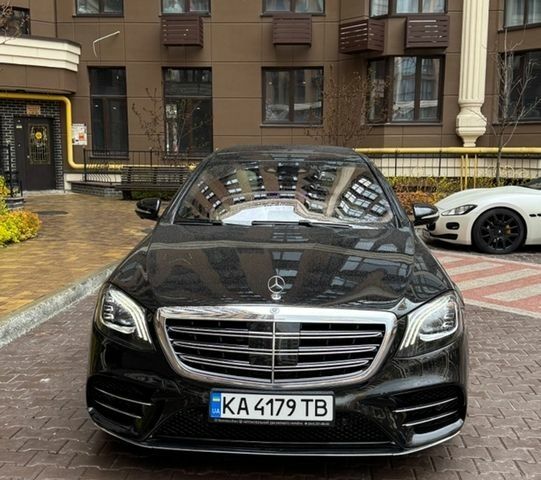 Черный Мерседес С Класс, объемом двигателя 3.98 л и пробегом 239 тыс. км за 41500 $, фото 1 на Automoto.ua