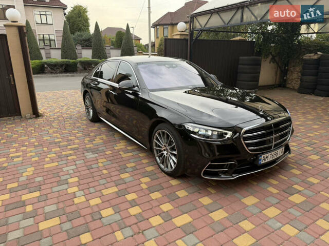 Черный Мерседес С Класс, объемом двигателя 3 л и пробегом 140 тыс. км за 98000 $, фото 1 на Automoto.ua