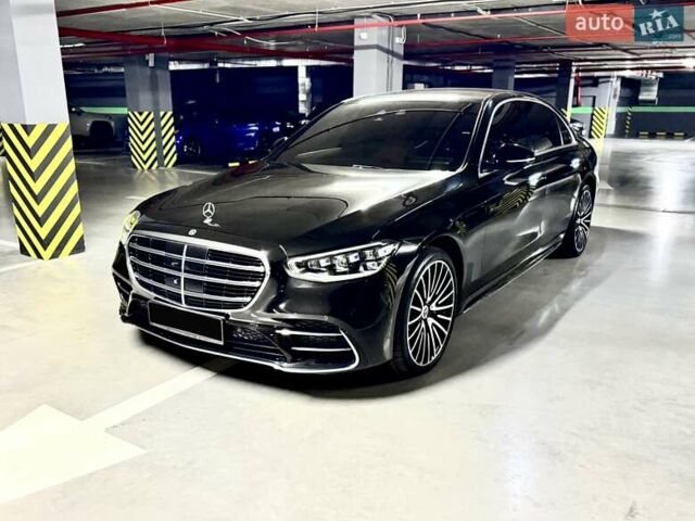 Черный Мерседес С Класс, объемом двигателя 3 л и пробегом 64 тыс. км за 105000 $, фото 1 на Automoto.ua