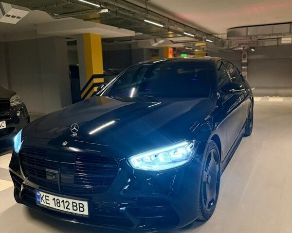 Черный Мерседес С Класс, объемом двигателя 3 л и пробегом 77 тыс. км за 120000 $, фото 1 на Automoto.ua