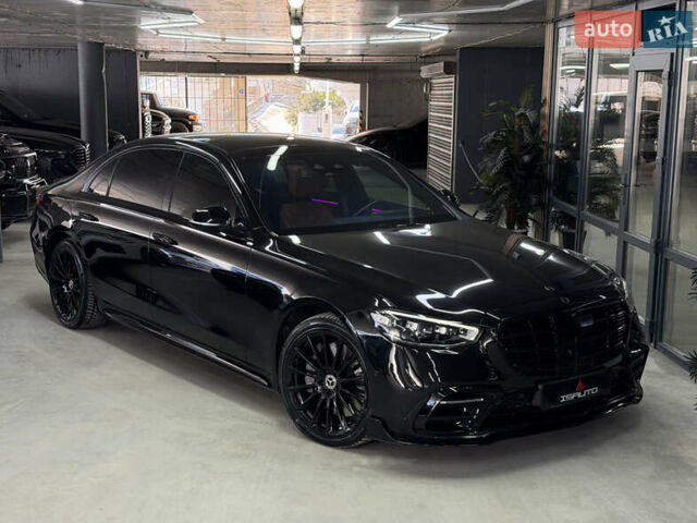 Чорний Мерседес С Клас, об'ємом двигуна 2.93 л та пробігом 55 тис. км за 123000 $, фото 1 на Automoto.ua