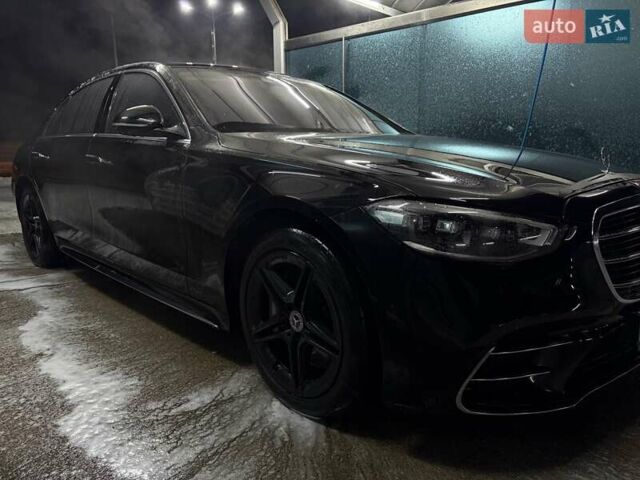 Черный Мерседес С Класс, объемом двигателя 3 л и пробегом 141 тыс. км за 99222 $, фото 1 на Automoto.ua