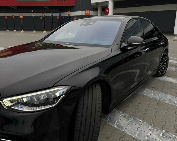 Черный Мерседес С Класс, объемом двигателя 3.98 л и пробегом 96 тыс. км за 100000 $, фото 1 на Automoto.ua