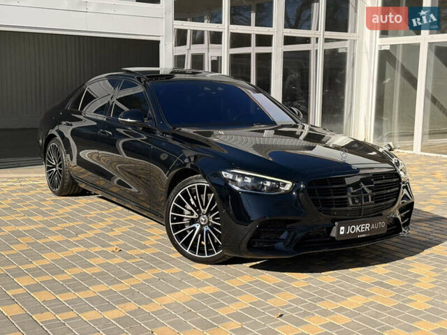 Черный Мерседес С Класс, объемом двигателя 3 л и пробегом 105 тыс. км за 95000 $, фото 1 на Automoto.ua