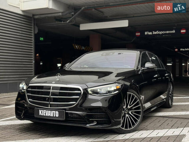 Черный Мерседес С Класс, объемом двигателя 4 л и пробегом 65 тыс. км за 105000 $, фото 1 на Automoto.ua