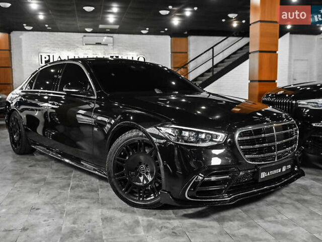 Черный Мерседес С Класс, объемом двигателя 4 л и пробегом 35 тыс. км за 120000 $, фото 1 на Automoto.ua