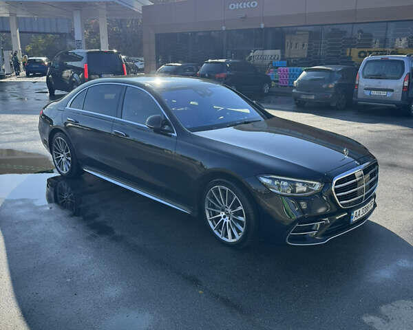 Черный Мерседес С Класс, объемом двигателя 3 л и пробегом 113 тыс. км за 108000 $, фото 1 на Automoto.ua