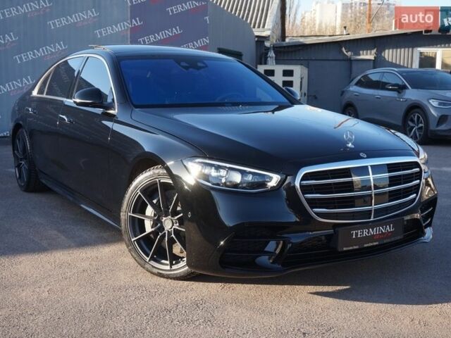 Черный Мерседес С Класс, объемом двигателя 3.98 л и пробегом 23 тыс. км за 115000 $, фото 1 на Automoto.ua