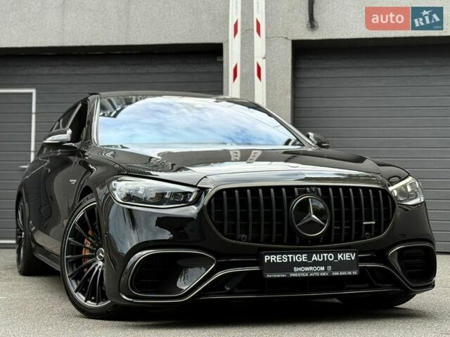 Черный Мерседес С Класс, объемом двигателя 3.98 л и пробегом 22 тыс. км за 285000 $, фото 1 на Automoto.ua