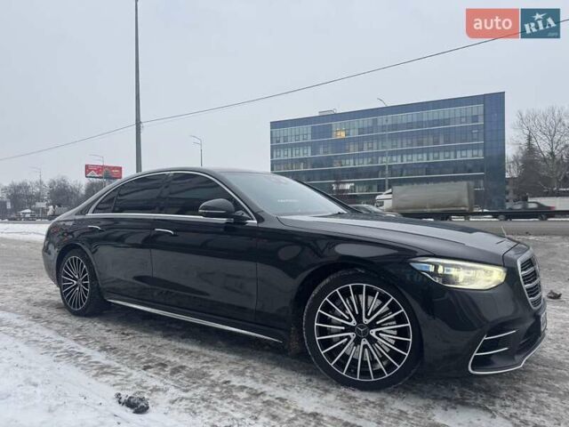 Черный Мерседес С Класс, объемом двигателя 2.99 л и пробегом 28 тыс. км за 128500 $, фото 1 на Automoto.ua
