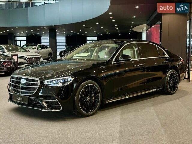 Чорний Мерседес С Клас, об'ємом двигуна 3.98 л та пробігом 7 тис. км за 214036 $, фото 1 на Automoto.ua