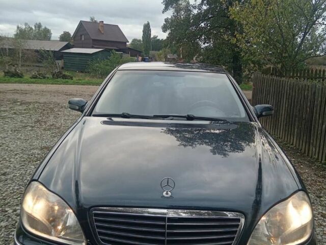 Черный Мерседес С Класс, объемом двигателя 3.2 л и пробегом 321 тыс. км за 4500 $, фото 1 на Automoto.ua