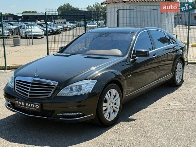 Коричневий Мерседес С Клас, об'ємом двигуна 4.7 л та пробігом 170 тис. км за 18990 $, фото 1 на Automoto.ua