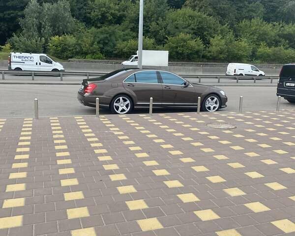 Коричневый Мерседес С Класс, объемом двигателя 4.7 л и пробегом 187 тыс. км за 21000 $, фото 1 на Automoto.ua