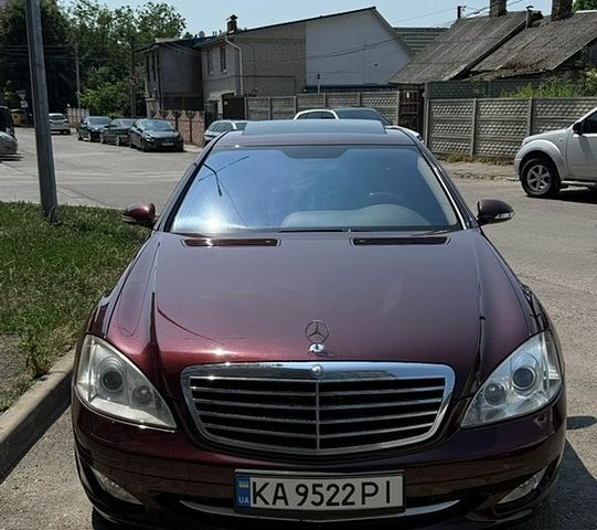 Червоний Мерседес С Клас, об'ємом двигуна 5.46 л та пробігом 250 тис. км за 11999 $, фото 1 на Automoto.ua