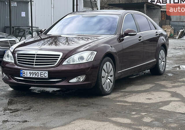 Красный Мерседес С Класс, объемом двигателя 5.46 л и пробегом 235 тыс. км за 9300 $, фото 1 на Automoto.ua