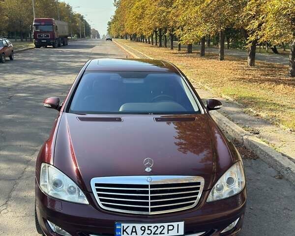 Красный Мерседес С Класс, объемом двигателя 5.51 л и пробегом 241 тыс. км за 10500 $, фото 1 на Automoto.ua