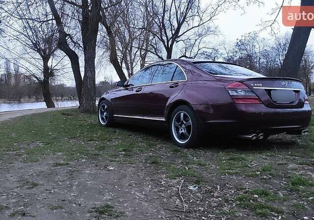 Красный Мерседес С Класс, объемом двигателя 3.5 л и пробегом 388 тыс. км за 13000 $, фото 1 на Automoto.ua