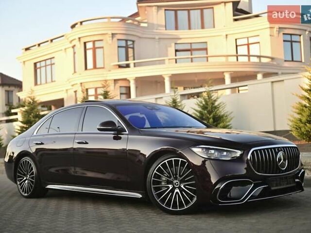 Красный Мерседес С Класс, объемом двигателя 4 л и пробегом 51 тыс. км за 99999 $, фото 1 на Automoto.ua