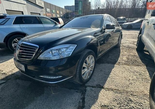 Мерседес С Клас, об'ємом двигуна 4.7 л та пробігом 100 тис. км за 11000 $, фото 1 на Automoto.ua