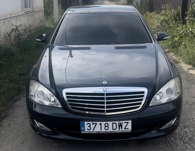 Сірий Мерседес С Клас, об'ємом двигуна 3 л та пробігом 145 тис. км за 7400 $, фото 1 на Automoto.ua