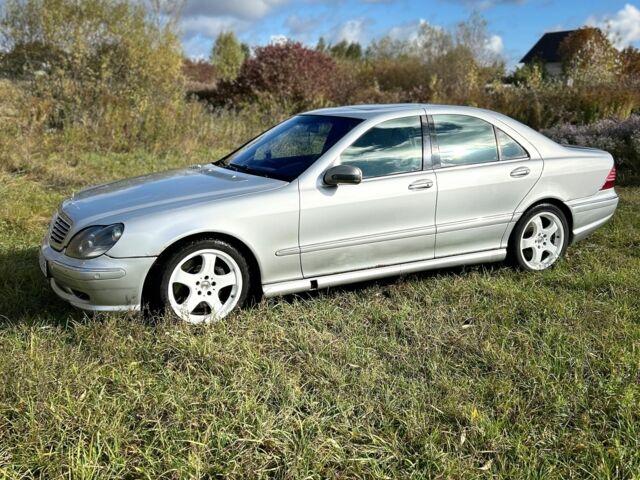 Серый Мерседес С Класс, объемом двигателя 5 л и пробегом 400 тыс. км за 5513 $, фото 1 на Automoto.ua