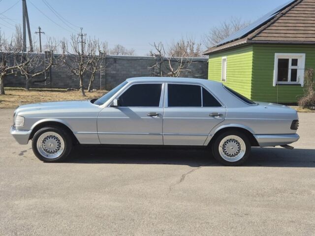 Серый Мерседес С Класс, объемом двигателя 3.8 л и пробегом 350 тыс. км за 13834 $, фото 1 на Automoto.ua