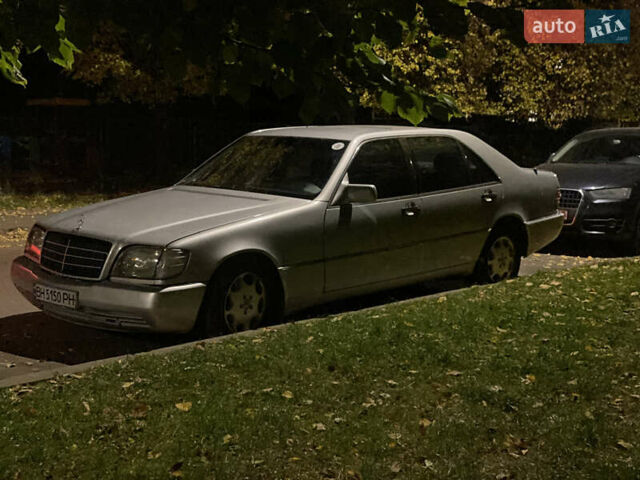 Сірий Мерседес С Клас, об'ємом двигуна 3.2 л та пробігом 380 тис. км за 2950 $, фото 1 на Automoto.ua