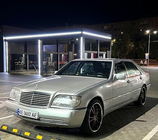 Сірий Мерседес С Клас, об'ємом двигуна 3.2 л та пробігом 424 тис. км за 5500 $, фото 1 на Automoto.ua