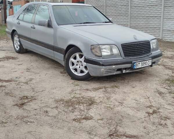 Серый Мерседес С Класс, объемом двигателя 4.97 л и пробегом 350 тыс. км за 2350 $, фото 1 на Automoto.ua