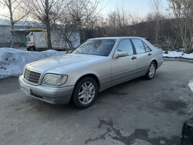 Сірий Мерседес С Клас, об'ємом двигуна 3.2 л та пробігом 425 тис. км за 3550 $, фото 1 на Automoto.ua