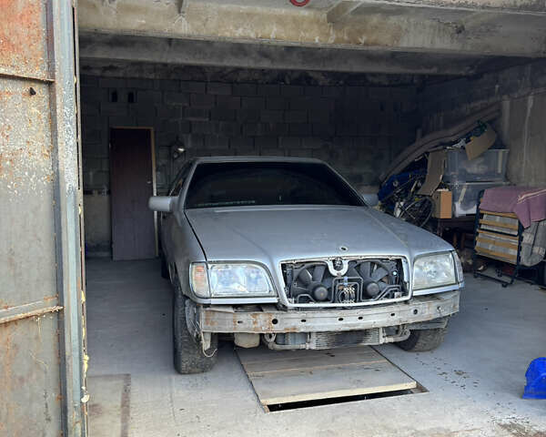 Серый Мерседес С Класс, объемом двигателя 4.2 л и пробегом 472 тыс. км за 2499 $, фото 1 на Automoto.ua