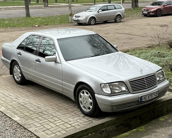 Серый Мерседес С Класс, объемом двигателя 3.5 л и пробегом 570 тыс. км за 7900 $, фото 1 на Automoto.ua