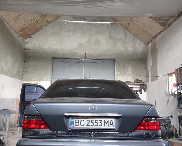 Серый Мерседес С Класс, объемом двигателя 3.5 л и пробегом 274 тыс. км за 6500 $, фото 1 на Automoto.ua