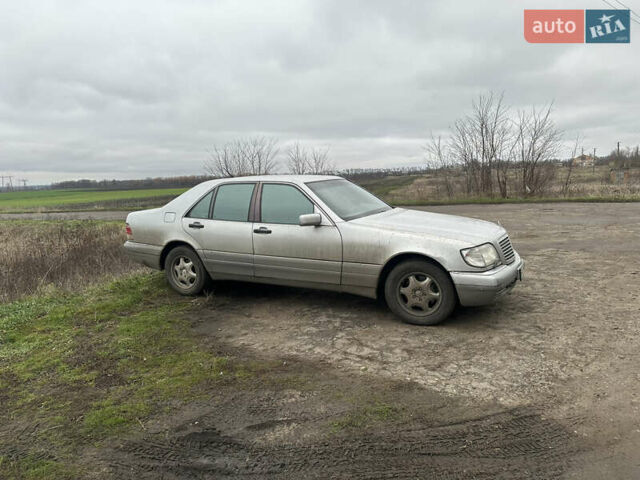Серый Мерседес С Класс, объемом двигателя 3.2 л и пробегом 380 тыс. км за 4100 $, фото 1 на Automoto.ua