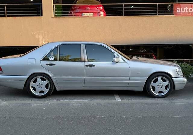 Серый Мерседес С Класс, объемом двигателя 3.2 л и пробегом 395 тыс. км за 8300 $, фото 1 на Automoto.ua